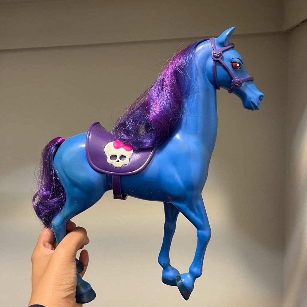 Monster High Headless Headmistress Bloodgood Nightmare Blue Horse Only